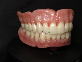 Custom Cosmetic Dentures