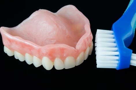 cleaning dentures